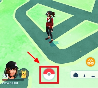 ポケモンGOの「モンスターボール」アイコンをタップ